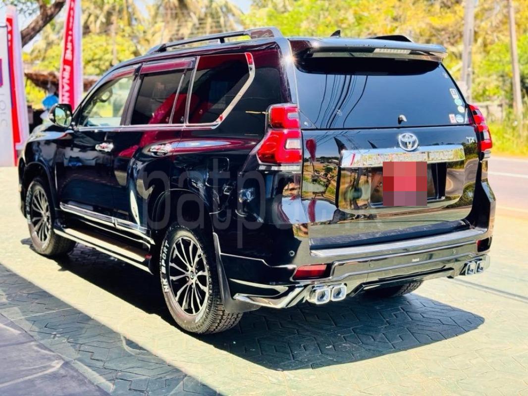 Toyota Land Cruiser Prado 2010 - பயன்படுத்தப்பட்டது SUV sale in Sri Lanka - patpat.lk