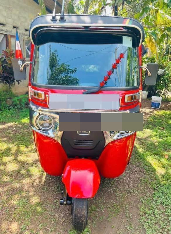 Bajaj 4 stroke 2016 - பயன்படுத்தப்பட்டது முச்சக்கர வண்டி sale in Sri Lanka - patpat.lk