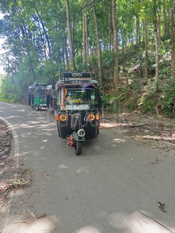 Bajaj Three Wheel 2010 - பயன்படுத்தப்பட்டது முச்சக்கர வண்டி sale in Sri Lanka - patpat.lk