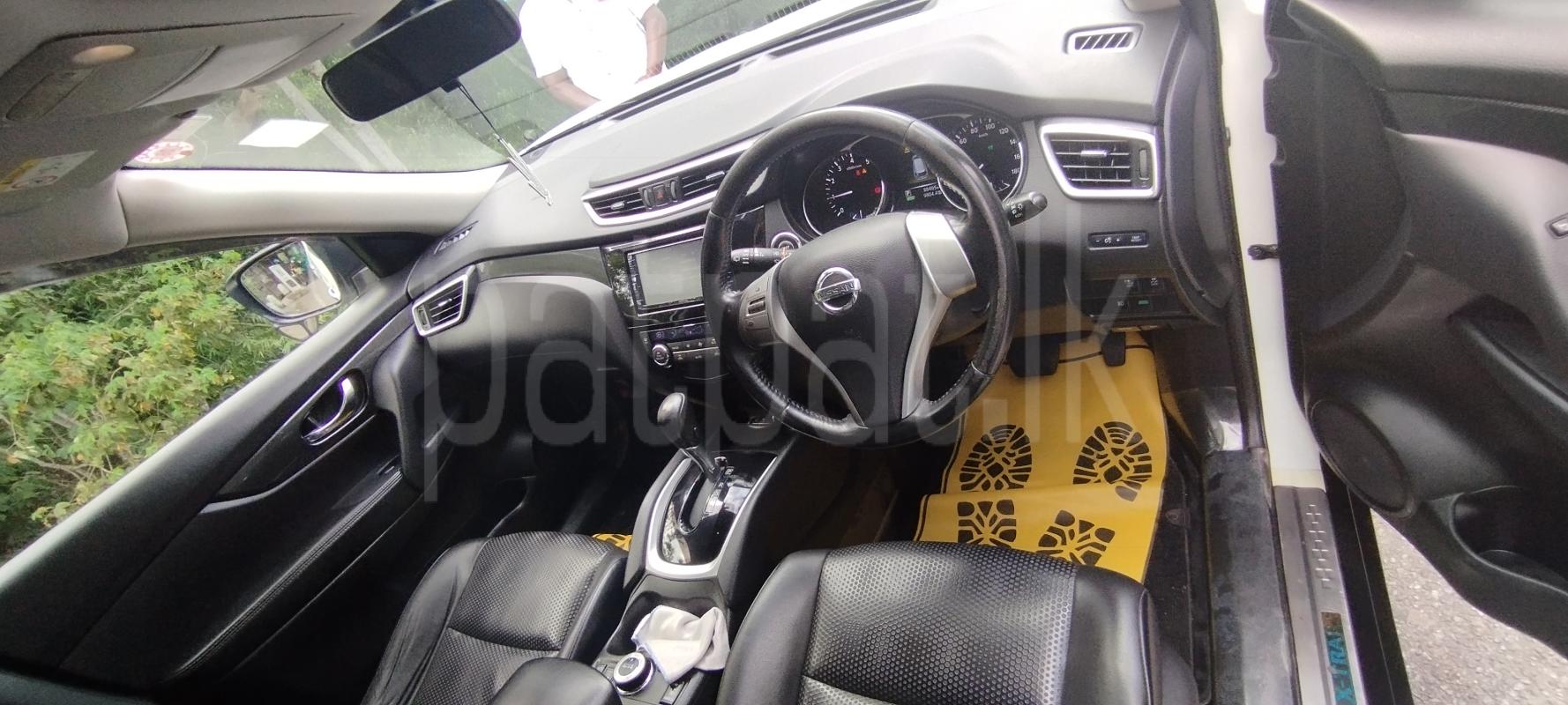 Nissan X Trail 2015 - பயன்படுத்தப்பட்டது SUV sale in Sri Lanka - patpat.lk