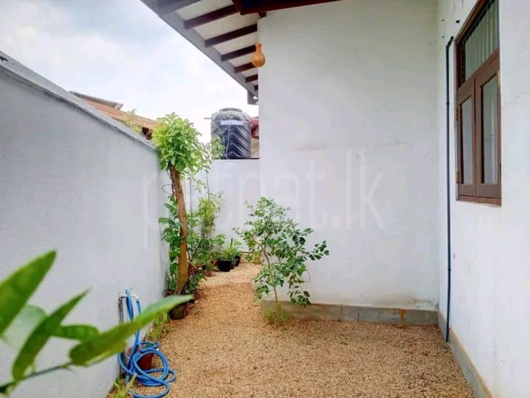 House for Sale in Athurugiriya