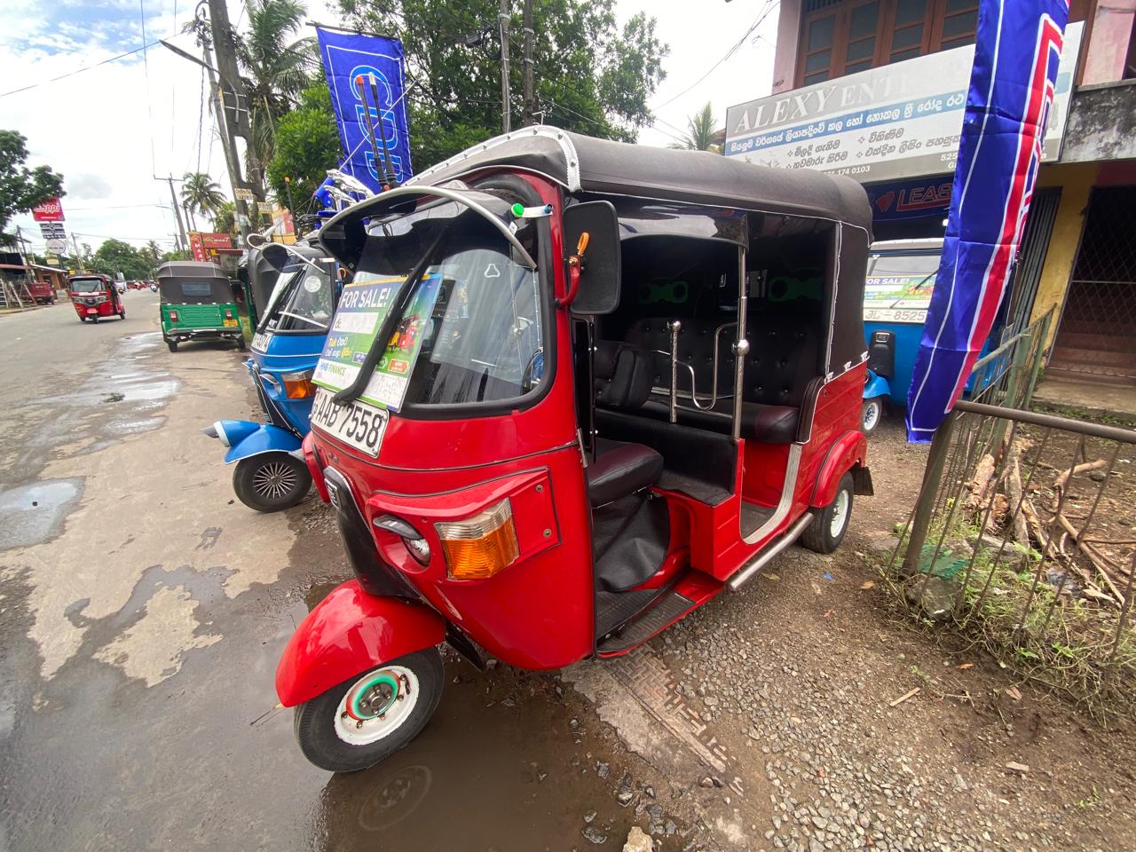 Bajaj 4 stroke 2012 - பயன்படுத்தப்பட்டது முச்சக்கர வண்டி sale in Sri Lanka - patpat.lk