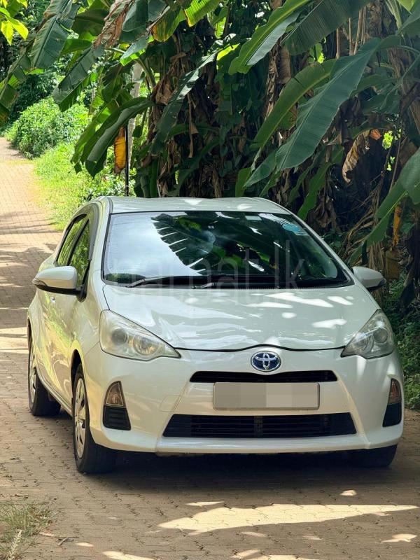 Toyota Aqua 2012 - பயன்படுத்தப்பட்டது கார் sale in Sri Lanka - patpat.lk