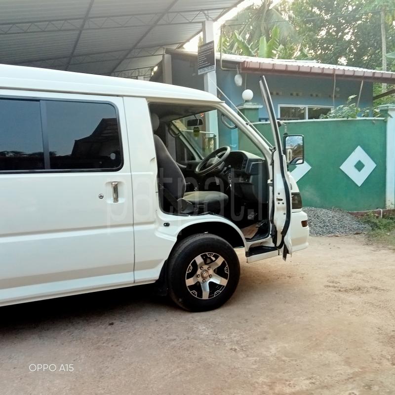 Mitsubishi Delica 2002 - Used Van sale in Sri Lanka - patpat.lk