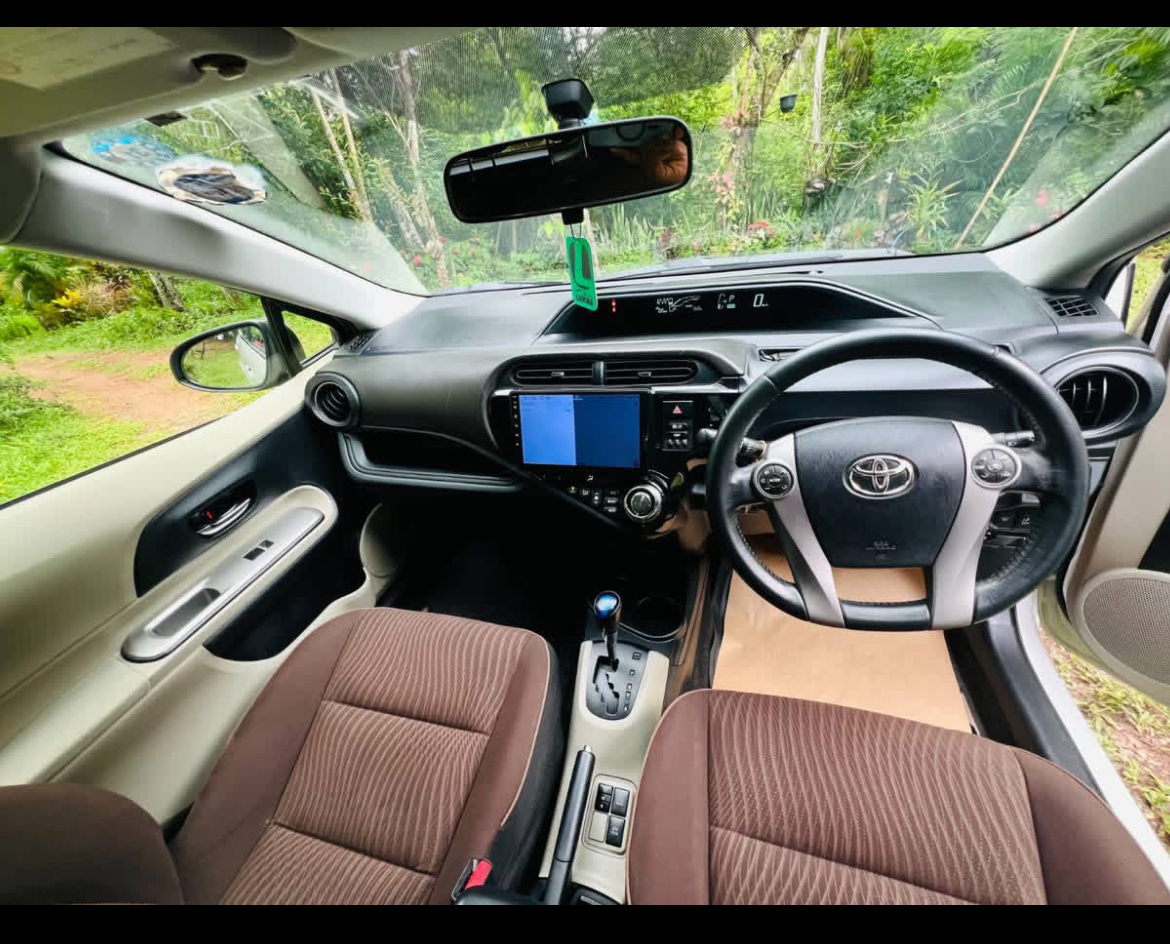 Toyota Aqua 2013 - பயன்படுத்தப்பட்டது கார் sale in Sri Lanka - patpat.lk