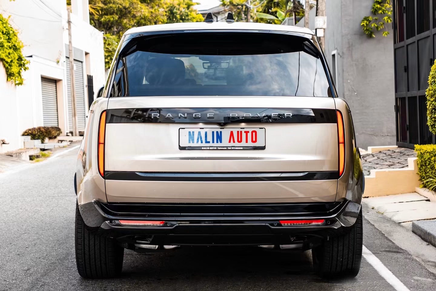 Land Rover Range Rover 2025 - சான்றளிக்கப்பட்டது SUV sale in Sri Lanka - patpat.lk