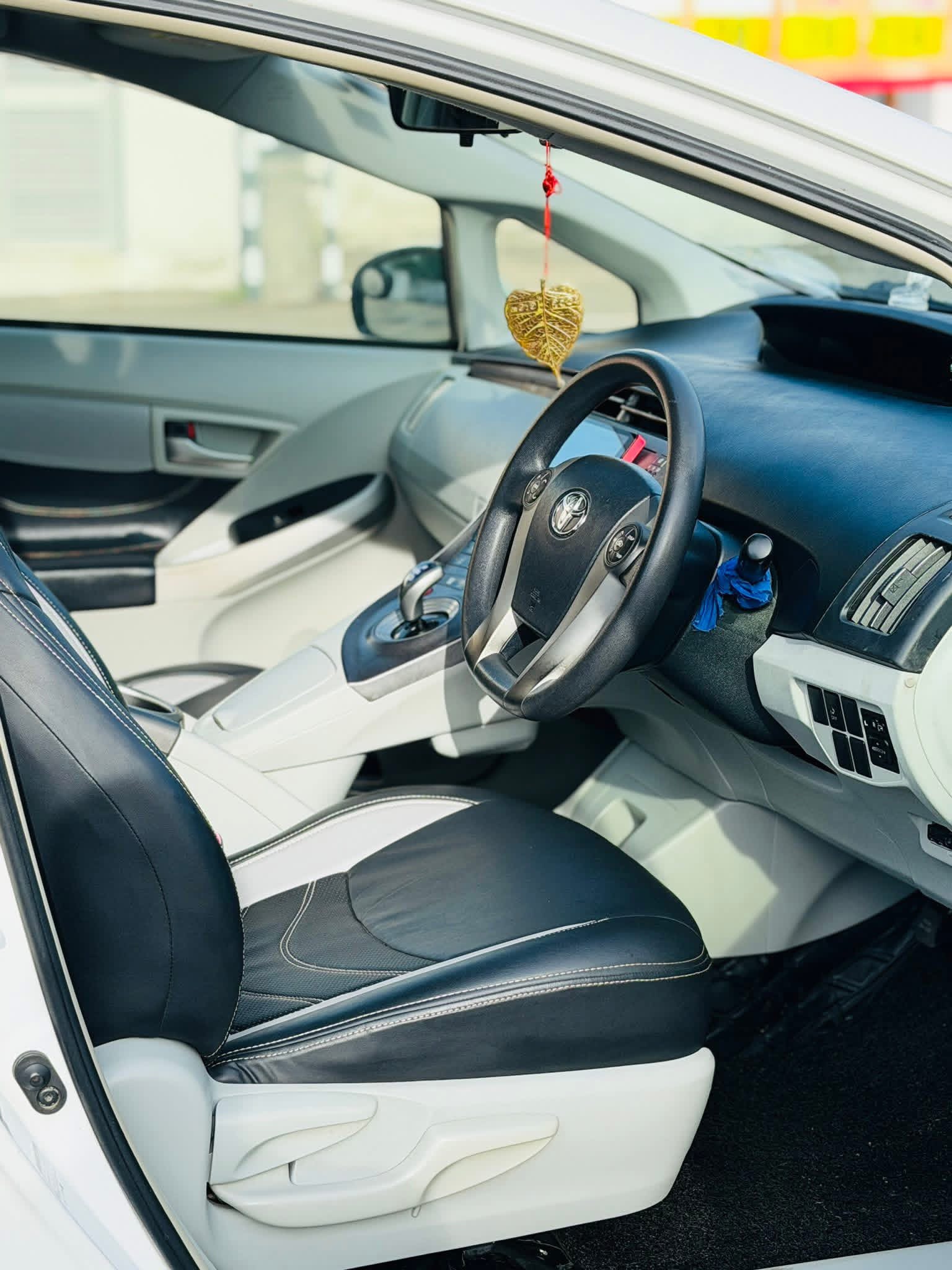 Toyota Prius 2013 - Reconditioned Car sale in Sri Lanka - patpat.lk