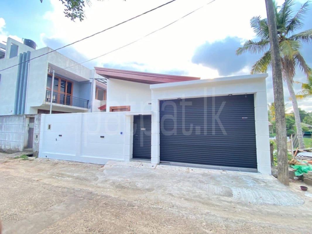 House for Sale in Kottawa ads-image-1