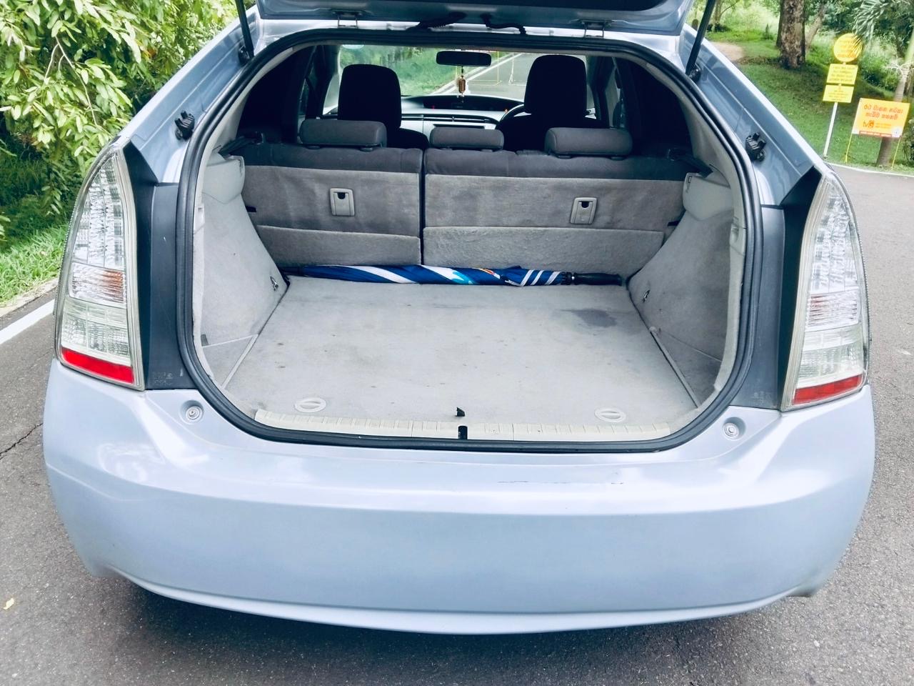 Toyota Prius 2011 - பயன்படுத்தப்பட்டது கார் sale in Sri Lanka - patpat.lk
