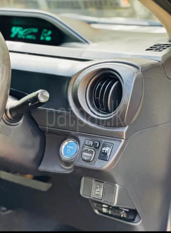 Toyota Aqua 2013 - பயன்படுத்தப்பட்டது கார் sale in Sri Lanka - patpat.lk