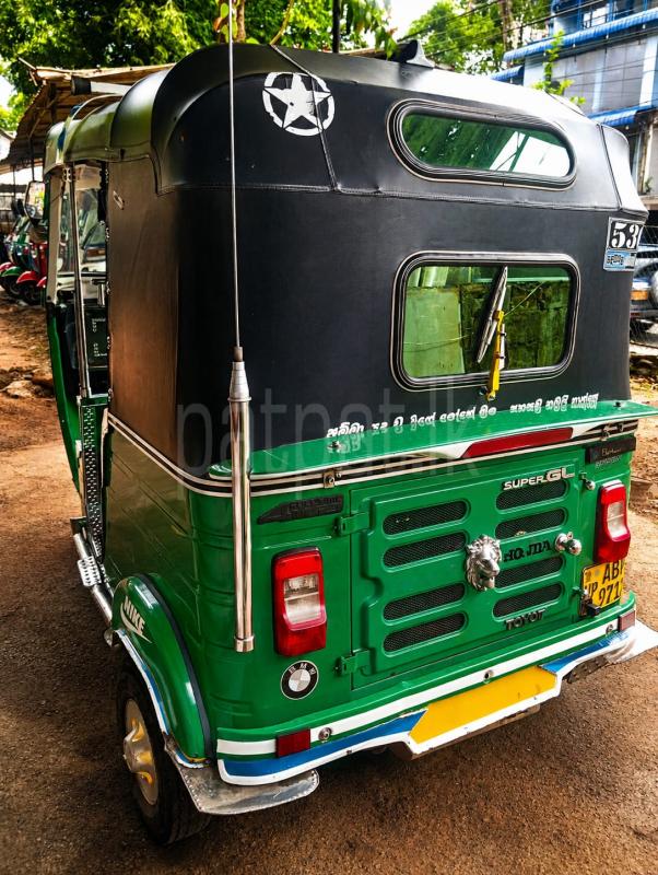 Bajaj Three Wheel 2017 - பயன்படுத்தப்பட்டது முச்சக்கர வண்டி sale in Sri Lanka - patpat.lk