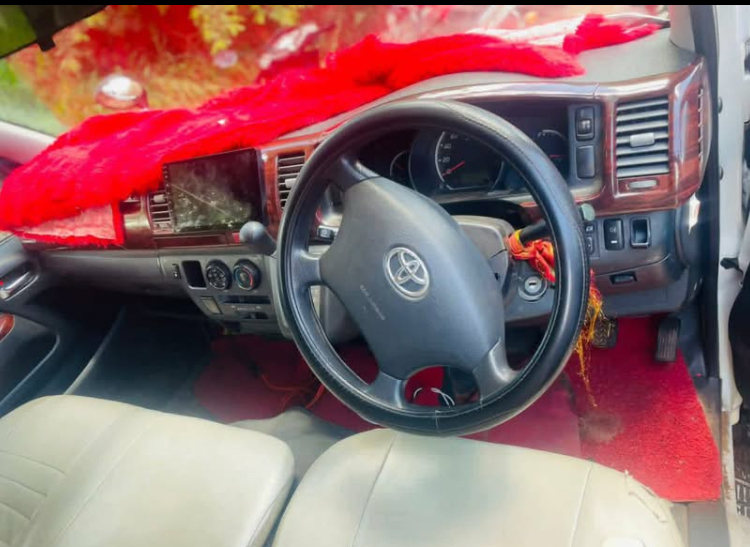 Toyota Hiace 2009 - Used Van sale in Sri Lanka - patpat.lk