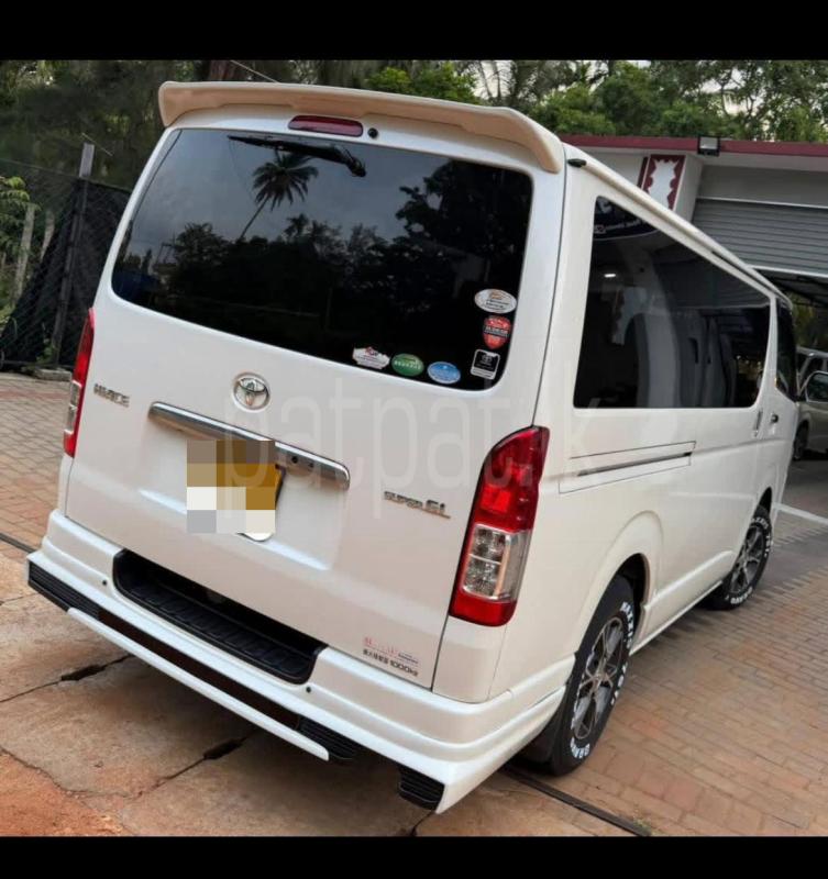 Toyota Hiace 2017 - பயன்படுத்தப்பட்டது வேன் sale in Sri Lanka - patpat.lk
