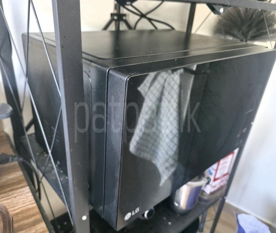 LG Smart Inverter Microwave Oven ads-image-1