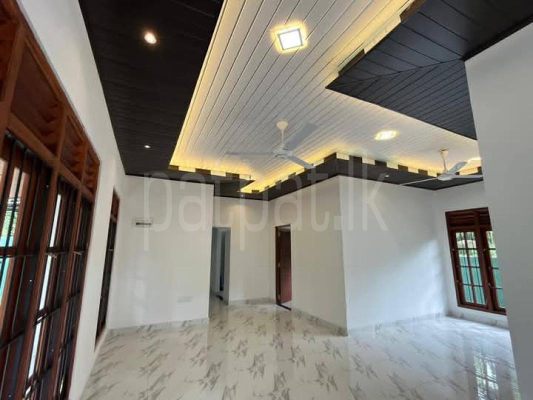 House for Sale in Weliveriya ads-image-1