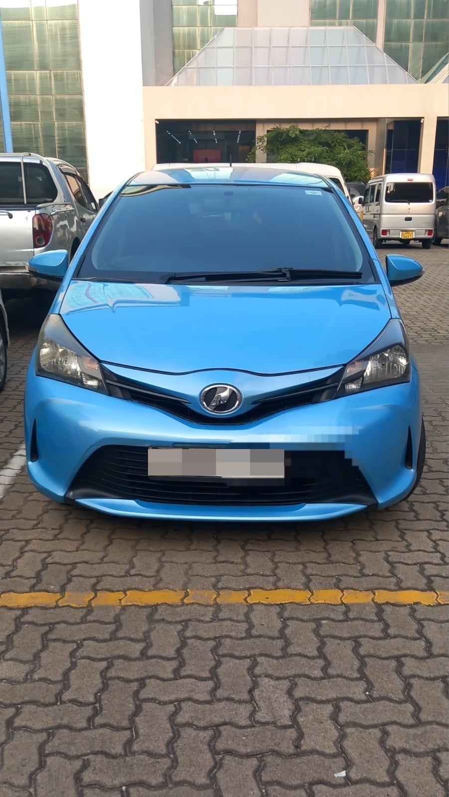 Toyota Vitz 2015 - பயன்படுத்தப்பட்டது கார் sale in Sri Lanka - patpat.lk