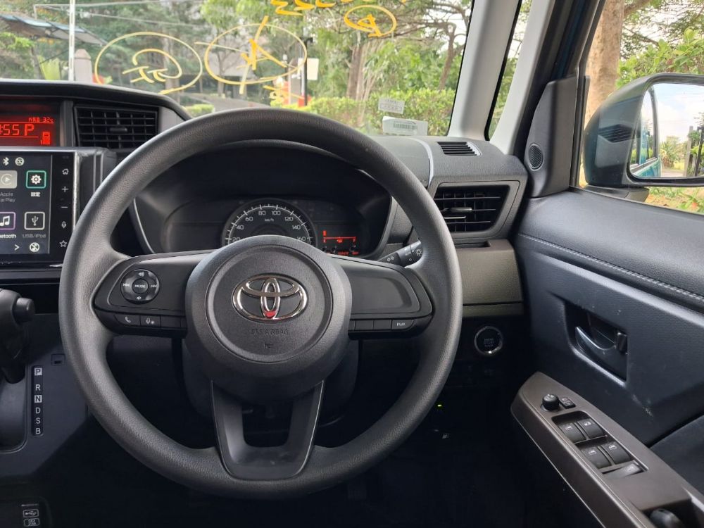 Toyota Roomy 2023 - Reconditioned Van sale in Sri Lanka - patpat.lk