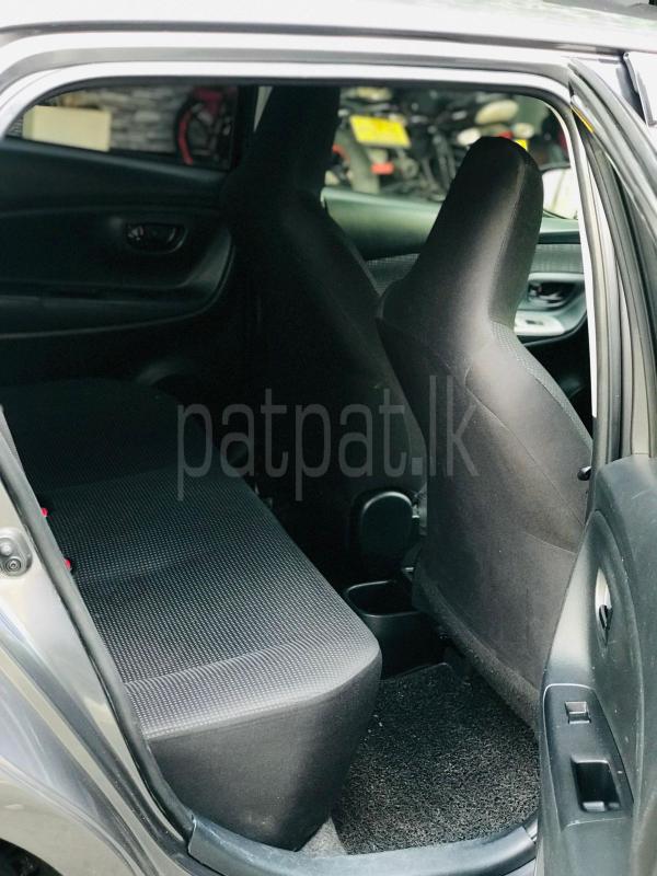 Toyota Vitz 2015 - භාවිතා කරන ලද කාර් sale in Sri Lanka - patpat.lk