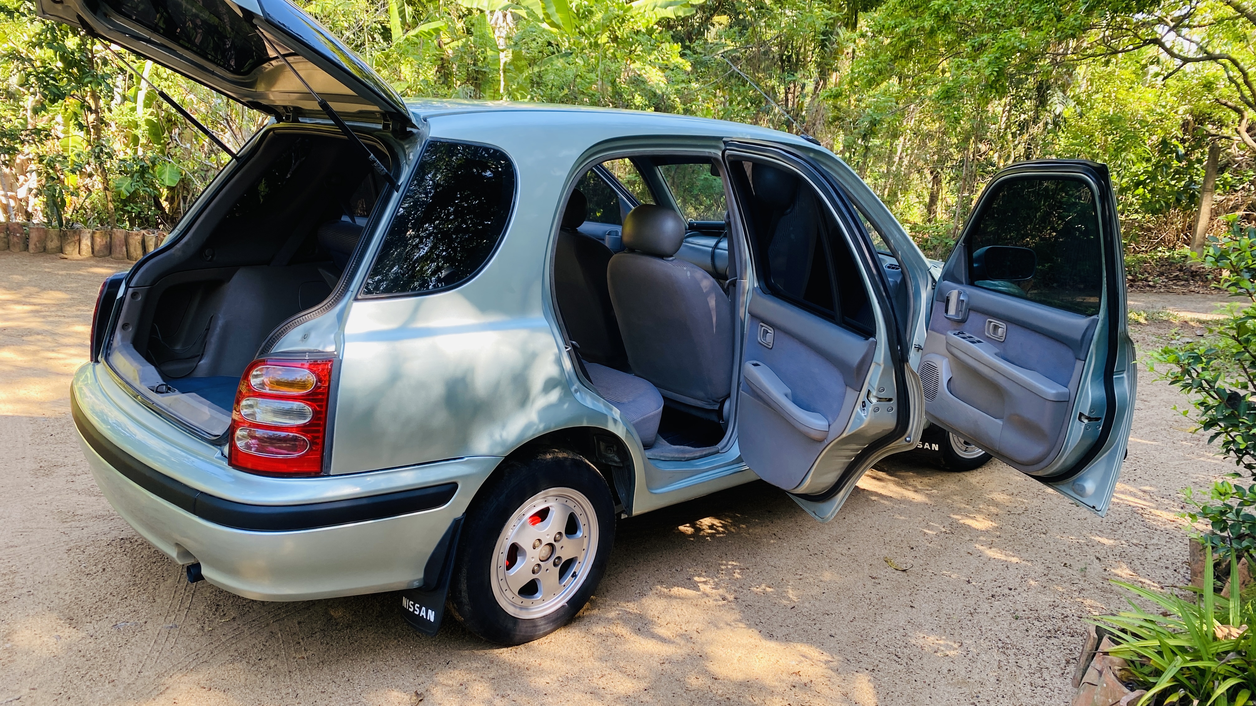Nissan March 2001 - Reconditioned Car sale in Sri Lanka - patpat.lk