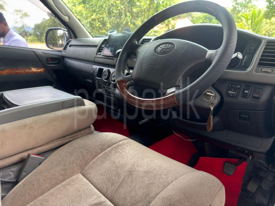 Toyota Hiace 2007 - மறுசீரமைக்கப்பட்டது வேன் sale in Sri Lanka - patpat.lk