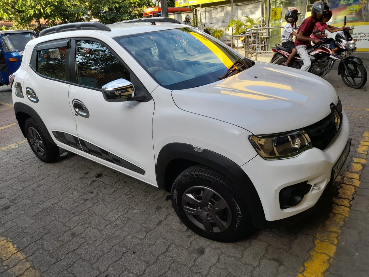 Advertisement image 3