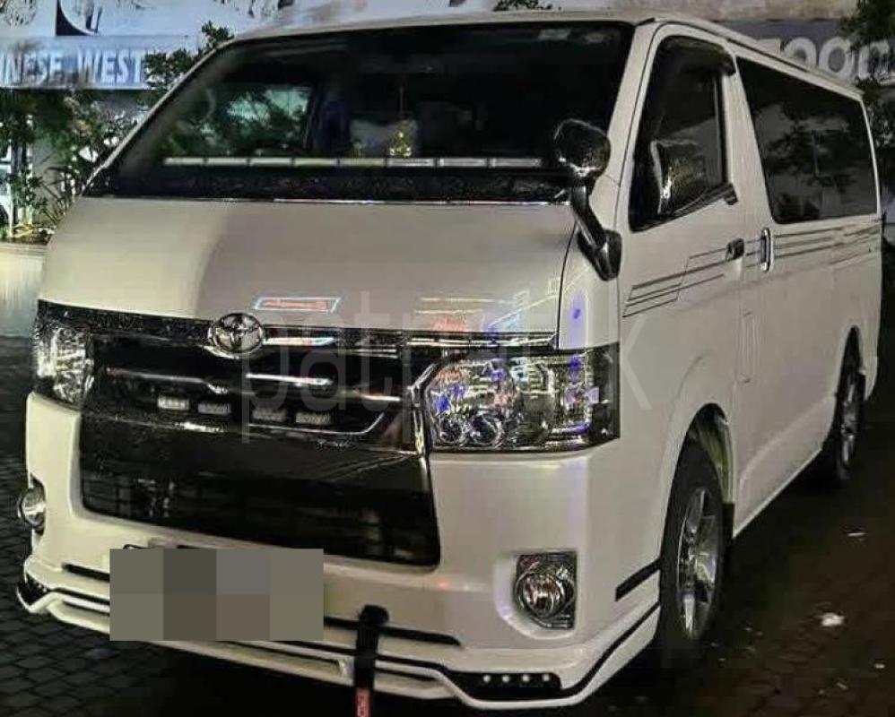 Toyota Hiace 2017 - பயன்படுத்தப்பட்டது வேன் sale in Sri Lanka - patpat.lk