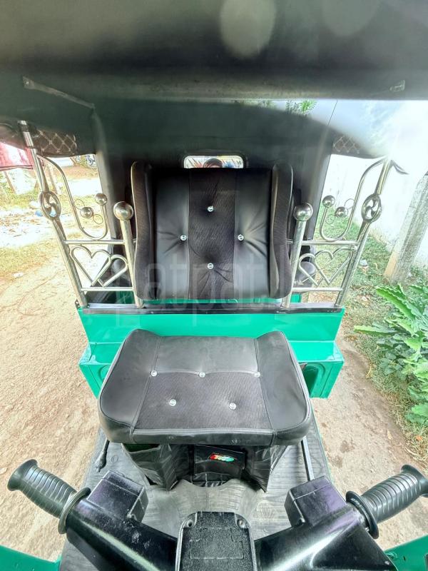 Bajaj Three Wheel 2010 - பயன்படுத்தப்பட்டது முச்சக்கர வண்டி sale in Sri Lanka - patpat.lk