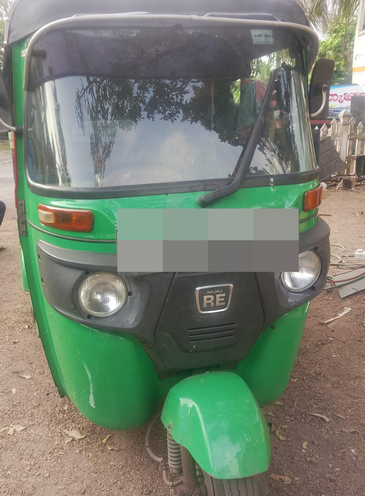 Bajaj Three Wheel 2015 - Used Three wheeler sale in Sri Lanka - patpat.lk