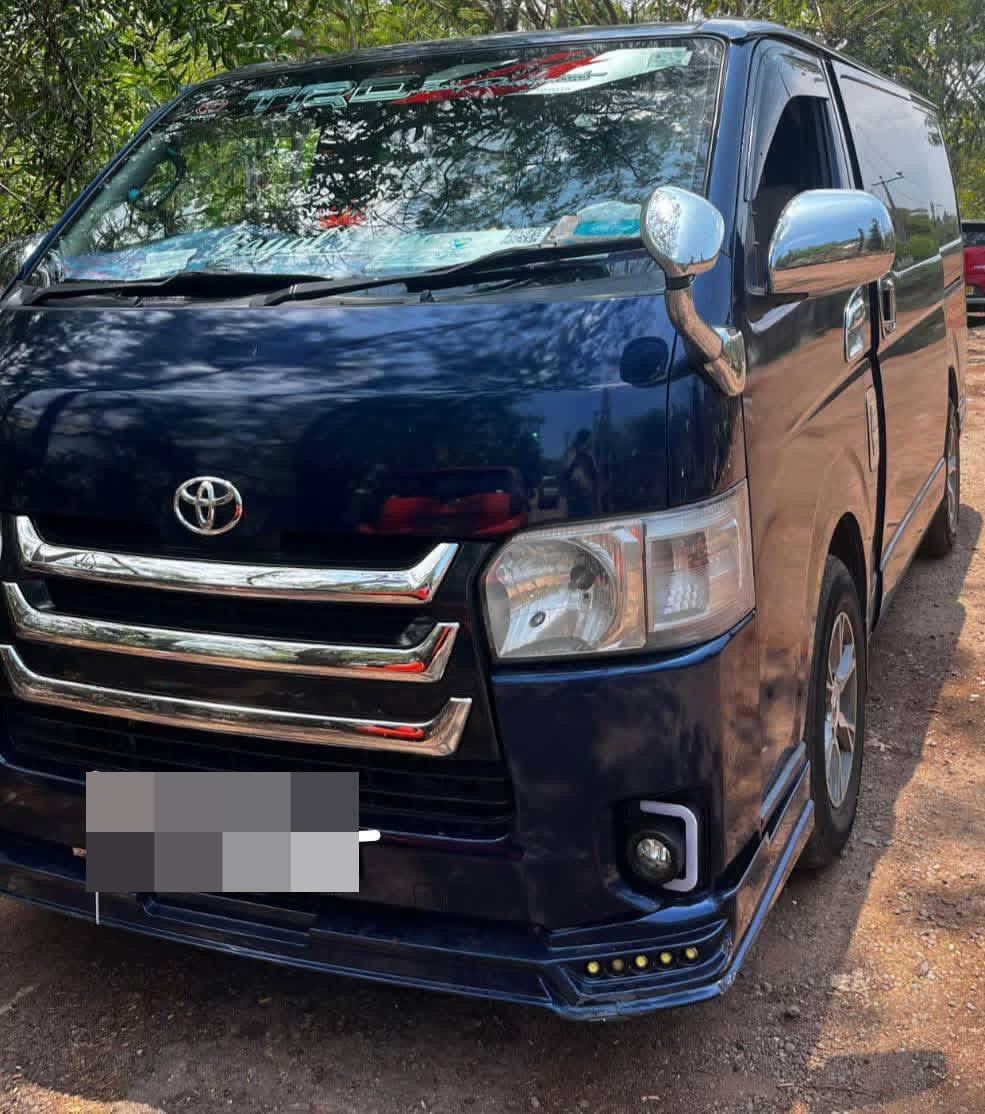 Toyota Hiace 2010 ads-image-1