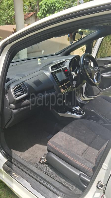 Honda Fit 2015 - பயன்படுத்தப்பட்டது கார் sale in Sri Lanka - patpat.lk
