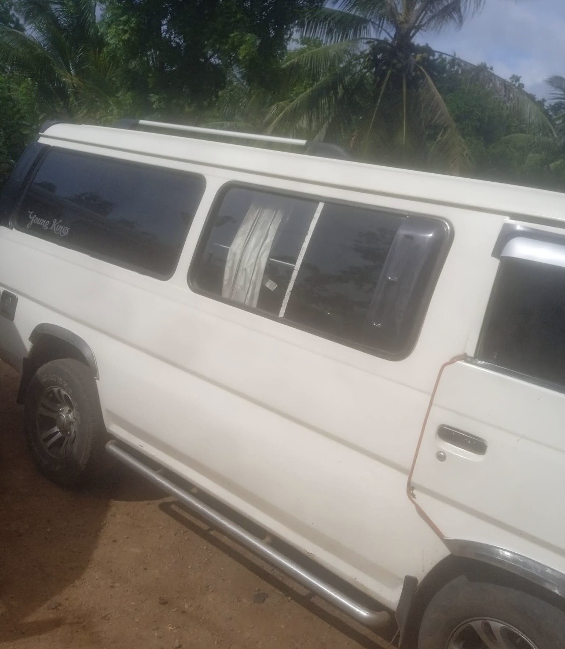 Nissan Caravan 1998 - பயன்படுத்தப்பட்டது வேன் sale in Sri Lanka - patpat.lk