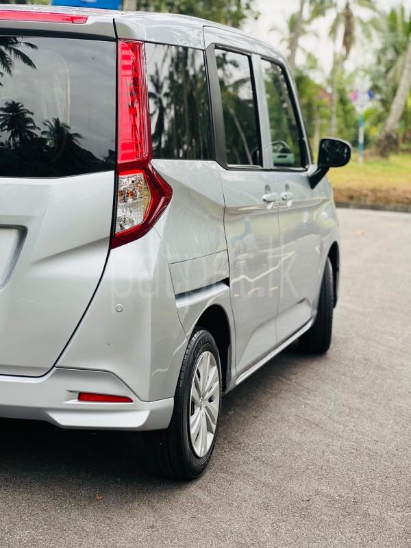 Toyota Roomy 2023 - Reconditioned Van sale in Sri Lanka - patpat.lk