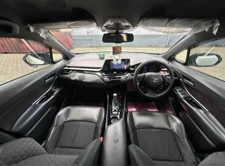 Toyota CHR 2018 - Used SUV sale in Sri Lanka - patpat.lk
