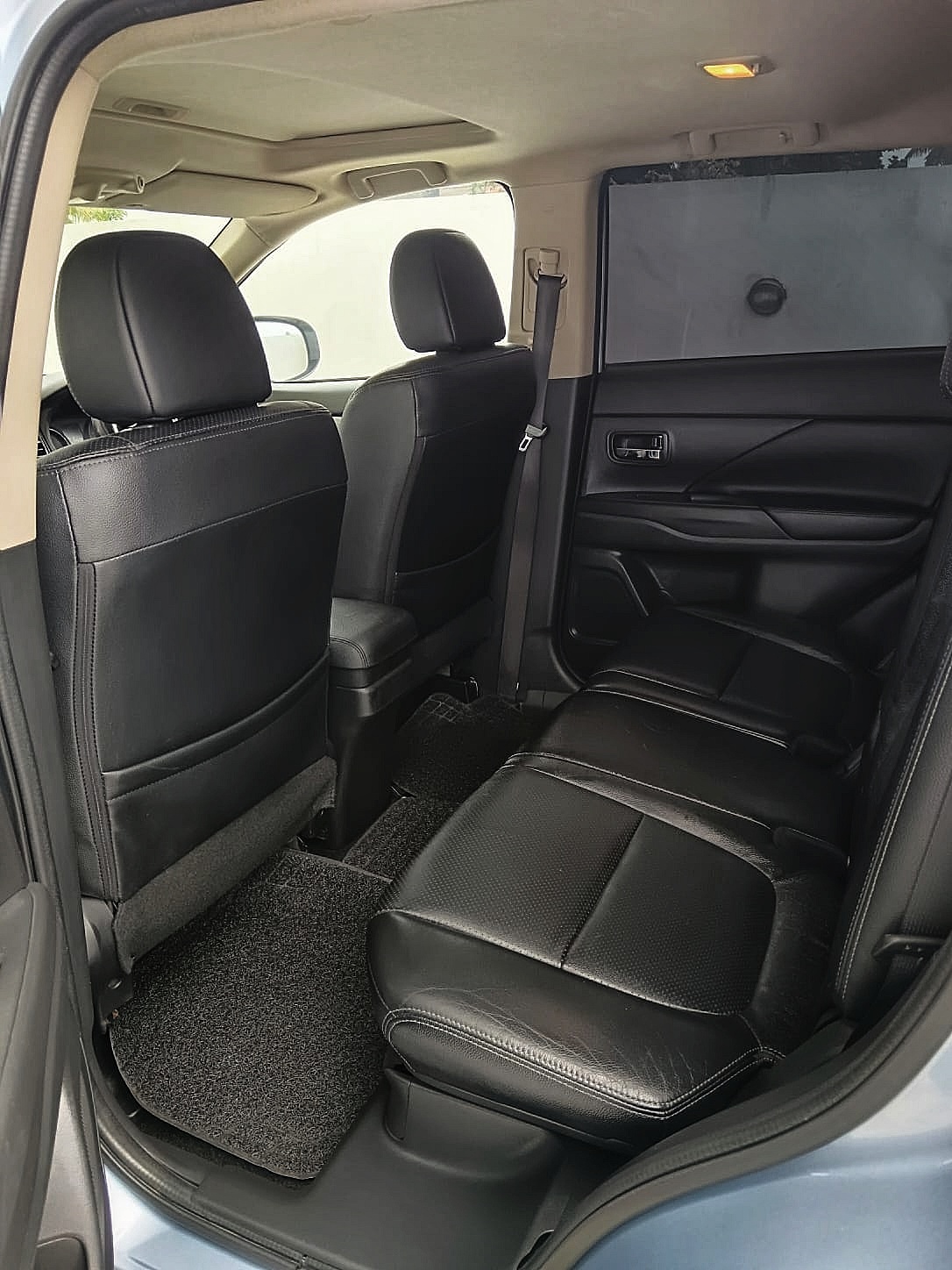 Mitsubishi Outlander 2015 - භාවිතා කරන ලද SUV රථය sale in Sri Lanka - patpat.lk