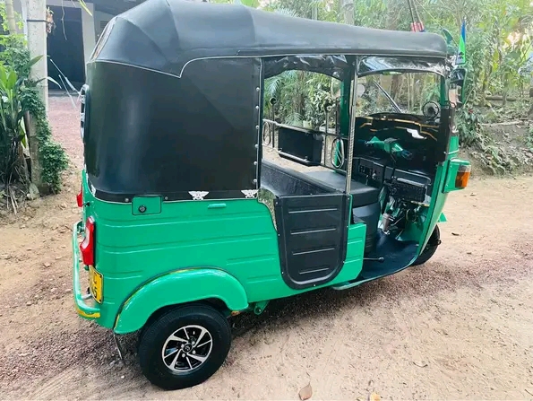 Bajaj Three Wheel 2013 - භාවිතා කරන ලද ත්‍රිරෝද රථය sale in Sri Lanka - patpat.lk