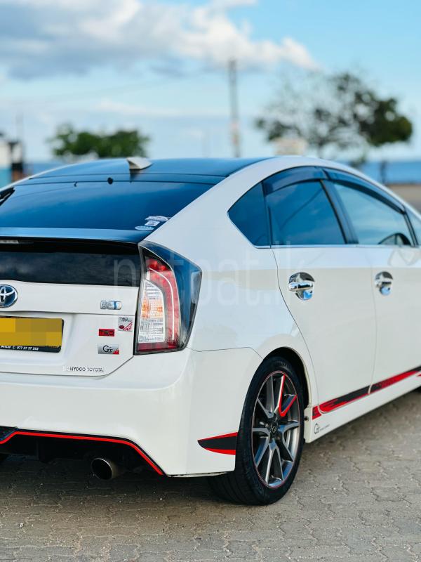 Toyota Prius 2013 - பயன்படுத்தப்பட்டது கார் sale in Sri Lanka - patpat.lk