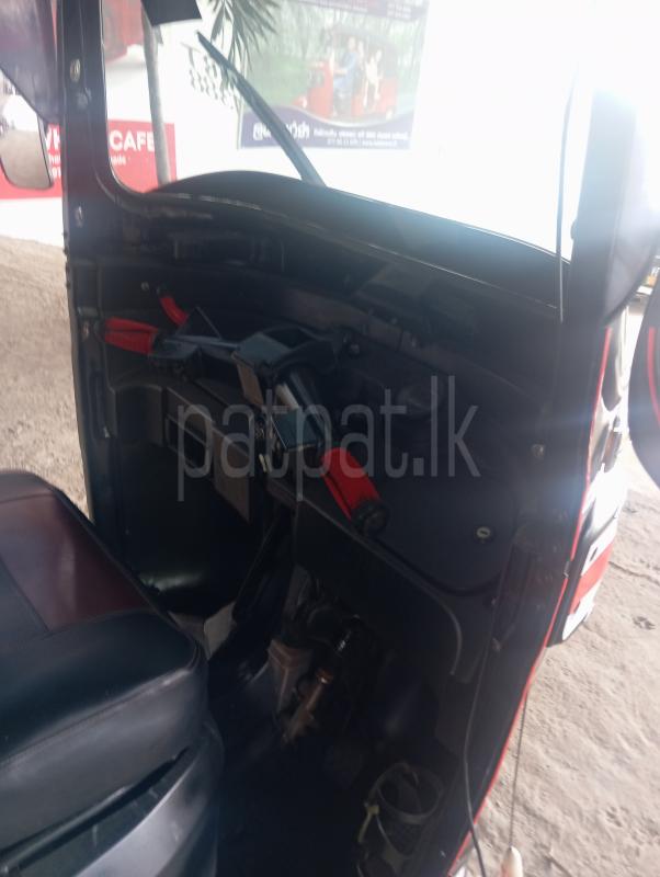 Bajaj 4 stroke 2015 - பயன்படுத்தப்பட்டது முச்சக்கர வண்டி sale in Sri Lanka - patpat.lk