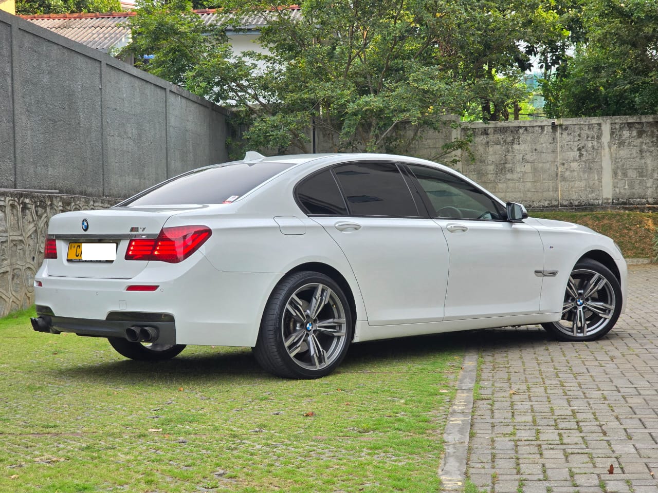 BMW 740Le 2014 - භාවිතා කරන ලද කාර් sale in Sri Lanka - patpat.lk
