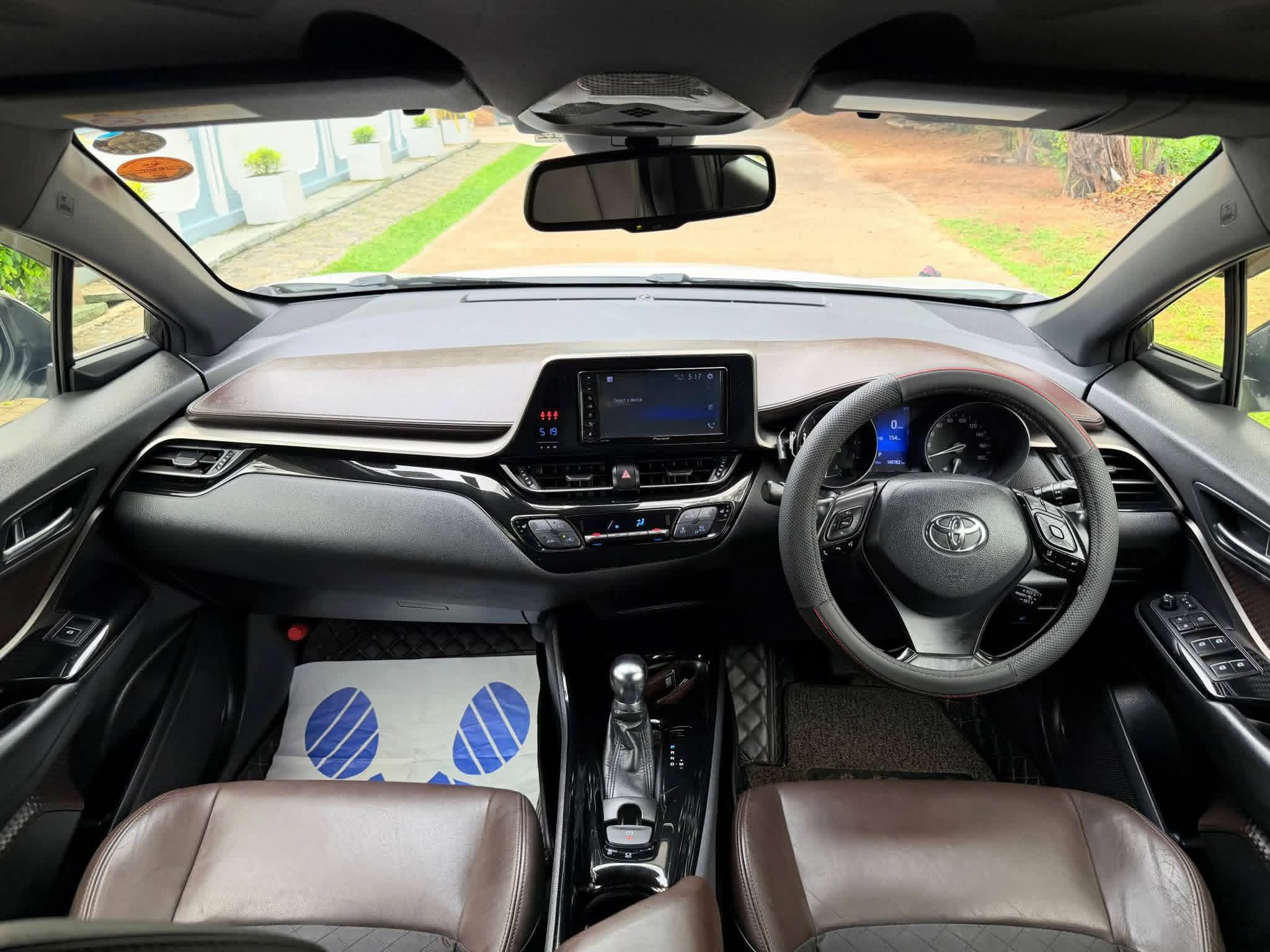 Toyota CHR 2017 - பயன்படுத்தப்பட்டது SUV sale in Sri Lanka - patpat.lk