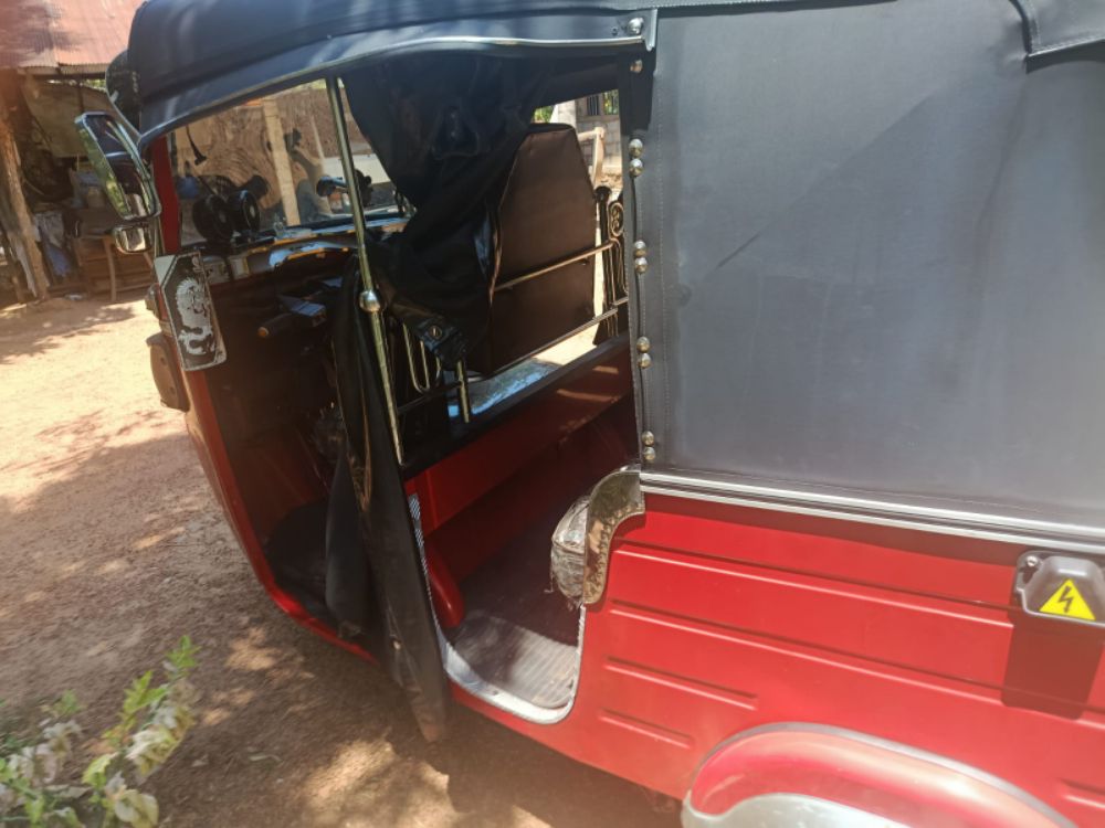Bajaj Three Wheel 2018 - Used Three wheeler sale in Sri Lanka - patpat.lk