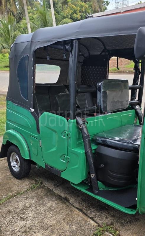 Bajaj Three Wheel 2025 - பயன்படுத்தப்பட்டது முச்சக்கர வண்டி sale in Sri Lanka - patpat.lk
