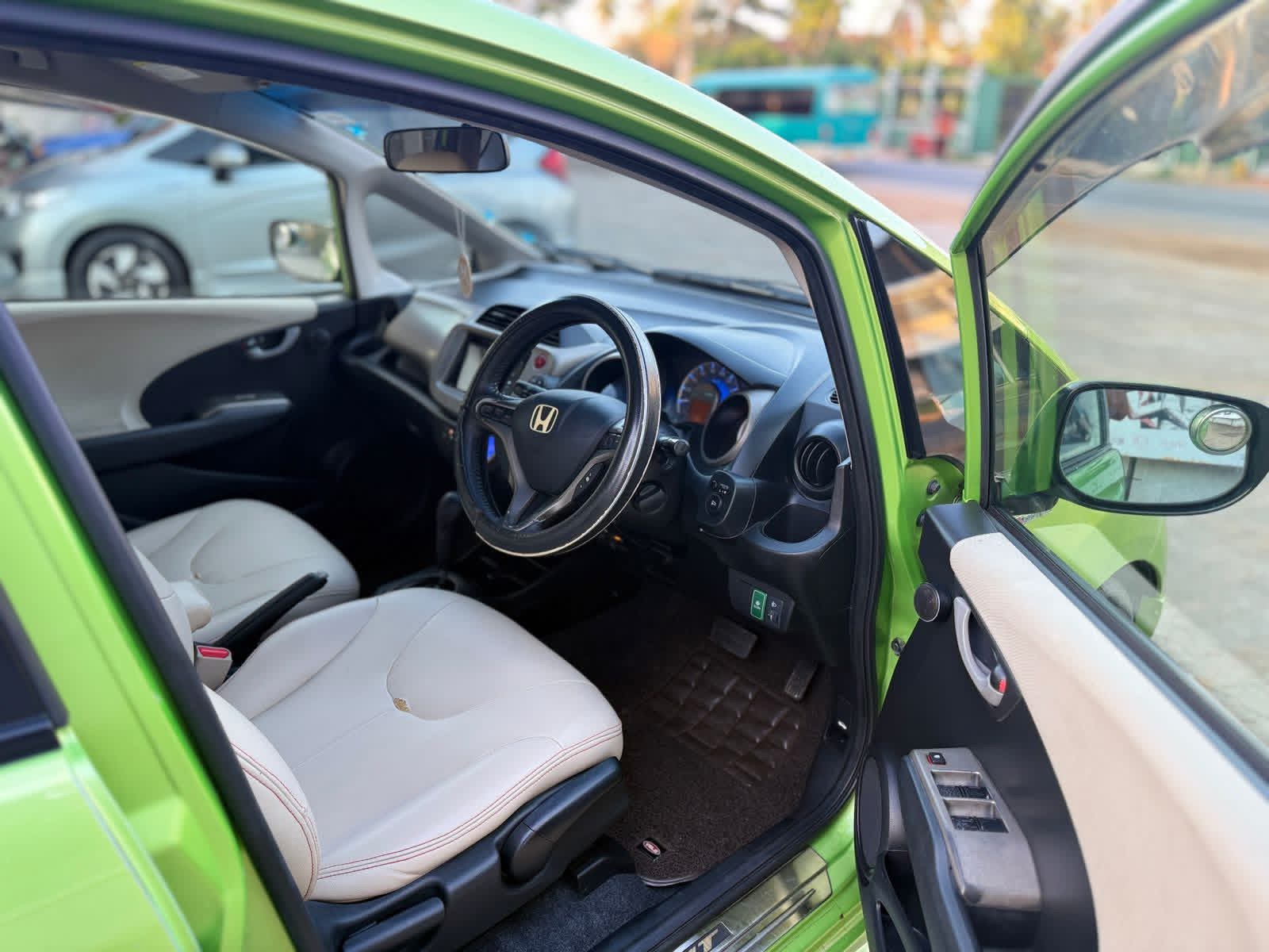 Advertisement image 4