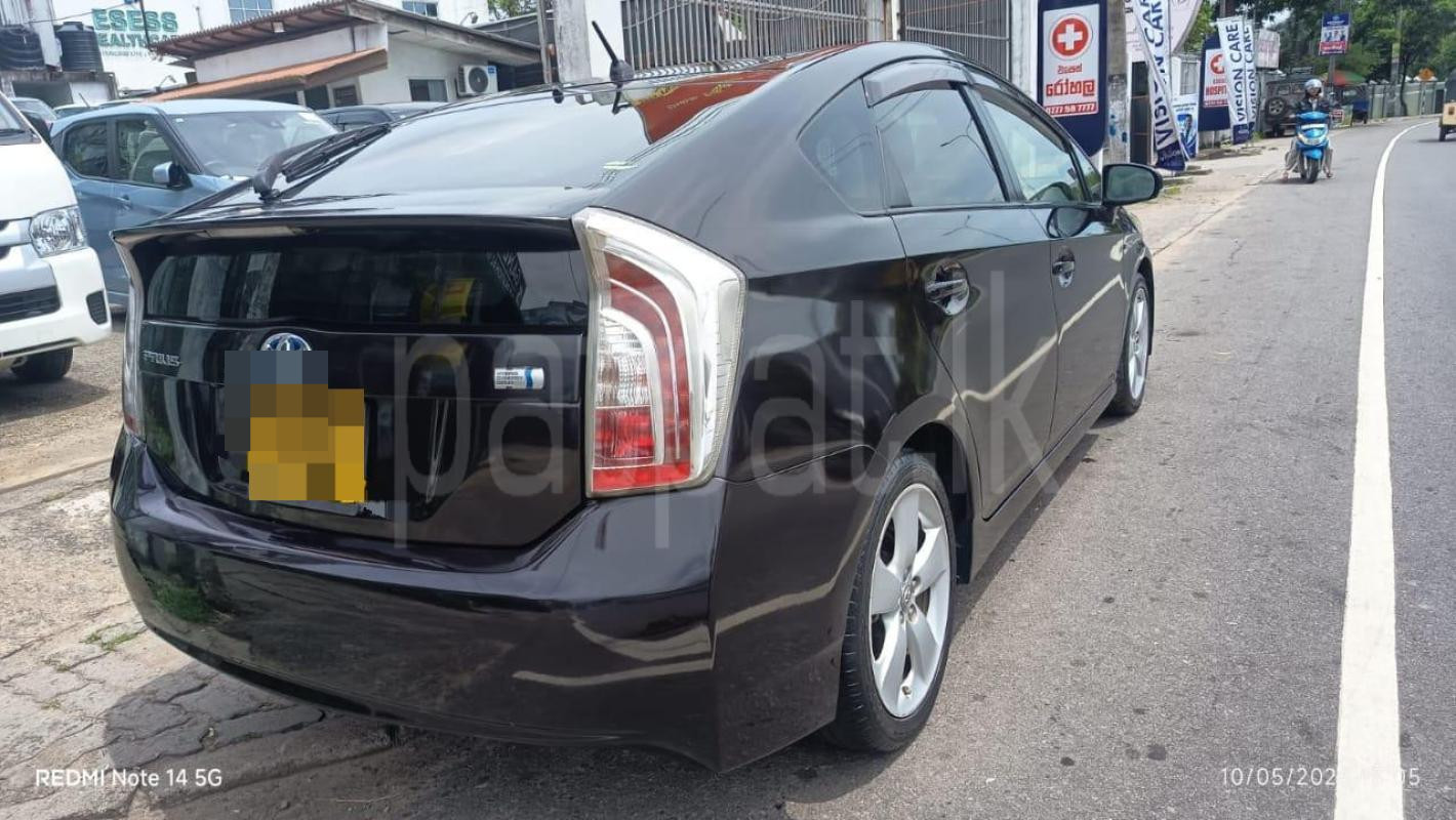 Toyota Prius 2013 - பயன்படுத்தப்பட்டது கார் sale in Sri Lanka - patpat.lk