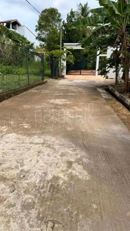 Residential Land for Sale in Alawwa