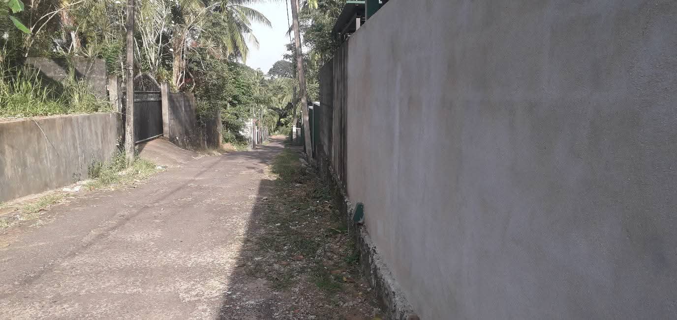 Commercial Land for Sale in Athurugiriya