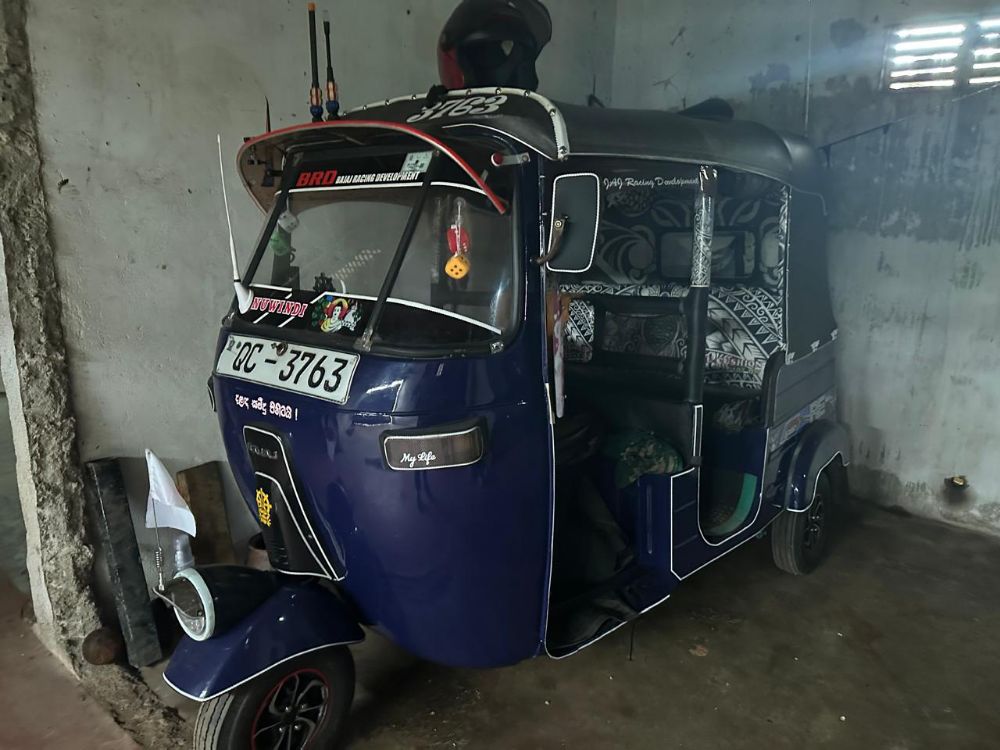 Bajaj 2 stroke 2006 - Used Three wheeler sale in Sri Lanka - patpat.lk