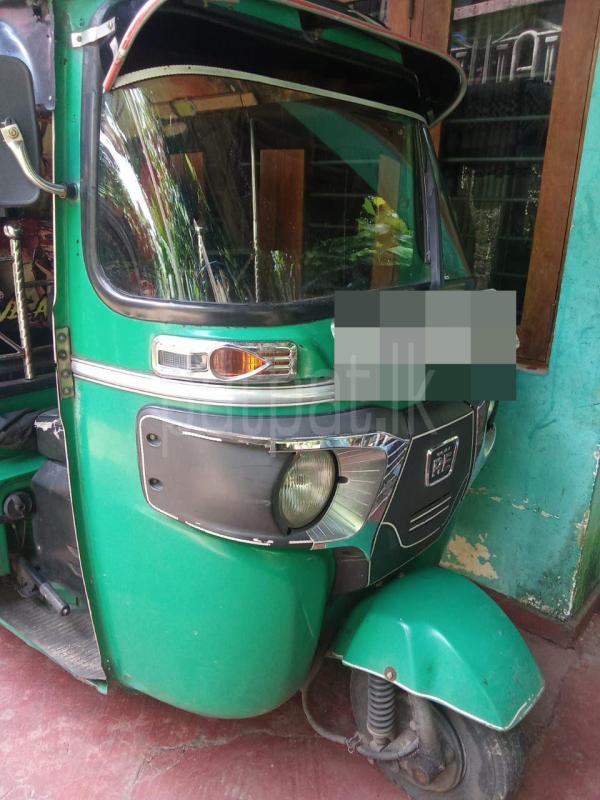 Bajaj 4 stroke 2015 - பயன்படுத்தப்பட்டது முச்சக்கர வண்டி sale in Sri Lanka - patpat.lk