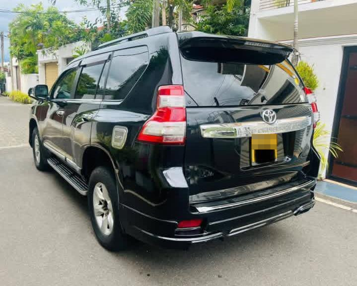 Toyota Land Cruiser Prado 2011 - භාවිතා කරන ලද SUV රථය sale in Sri Lanka - patpat.lk