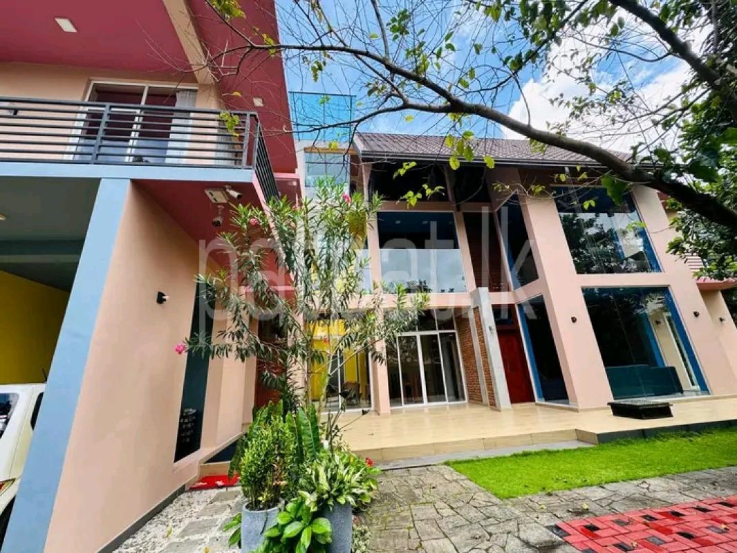 Advertisement image 4