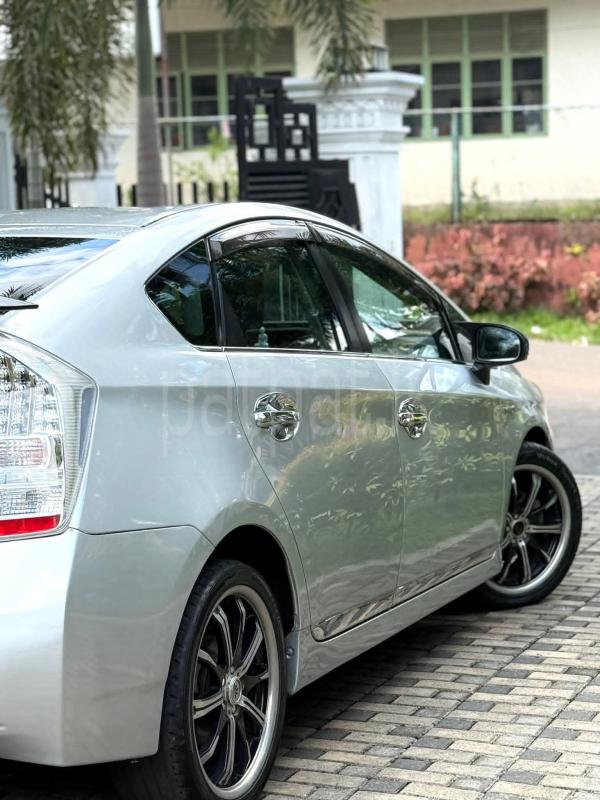 Toyota Prius 2011 - Used Car sale in Sri Lanka - patpat.lk